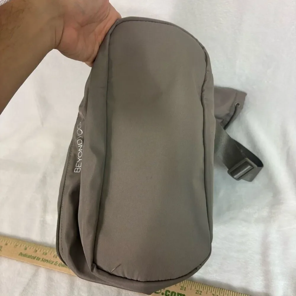 Beyond Yoga Grey Drawstring Top Tote Backpack Bag‎ Medium